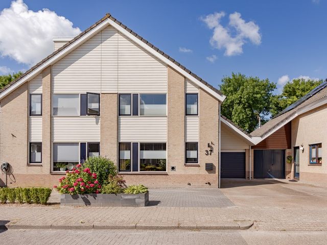 Dukaat 37, Hoorn