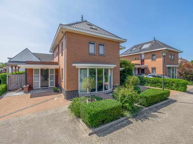 Brink 5, Waddinxveen