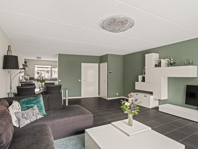 Van Hulststraat 43, Barendrecht