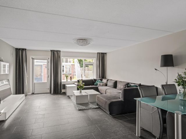 Van Hulststraat 43, Barendrecht