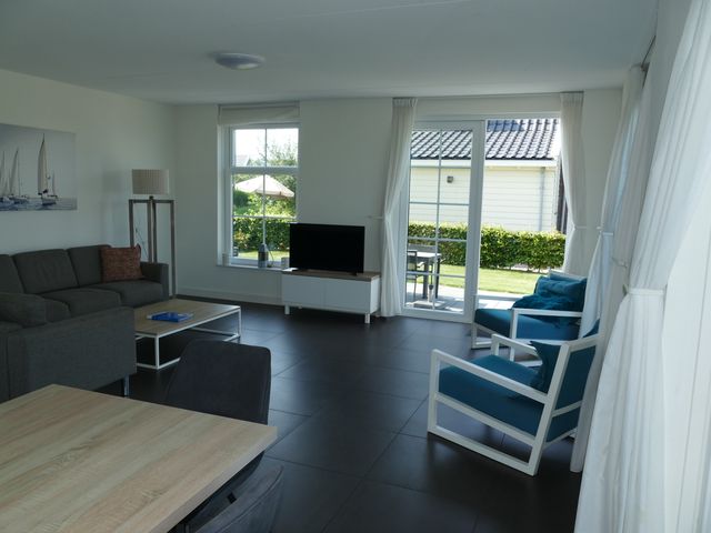 Zeedijk 2 555, Uitdam