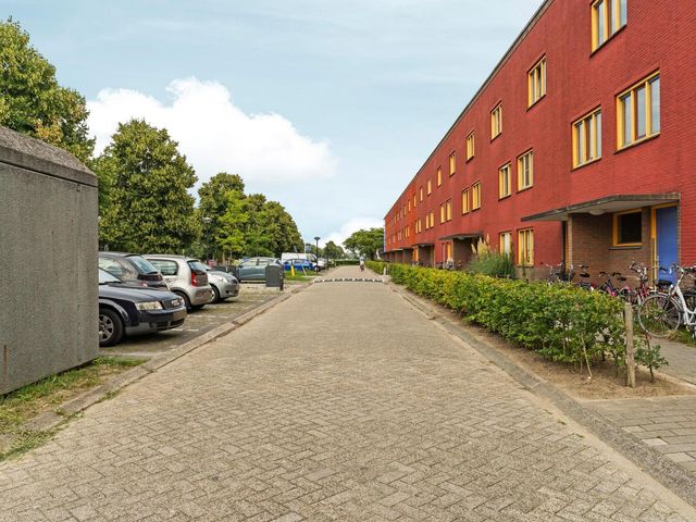 Scharlakenstraat 37, Almere
