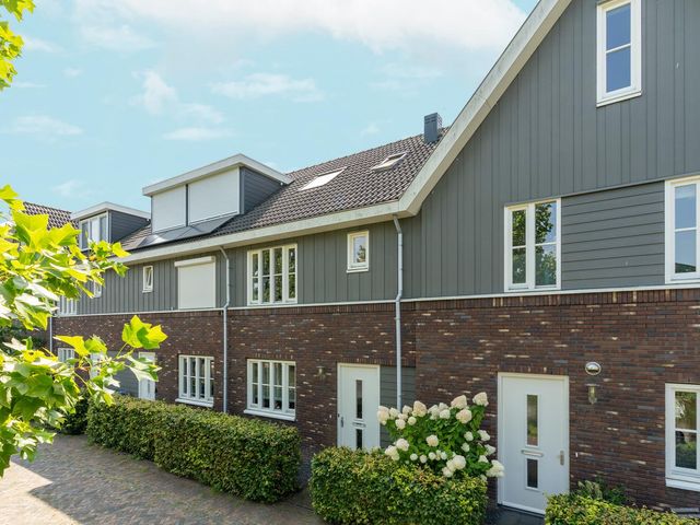 Charles Wilsonstraat 11, Almere
