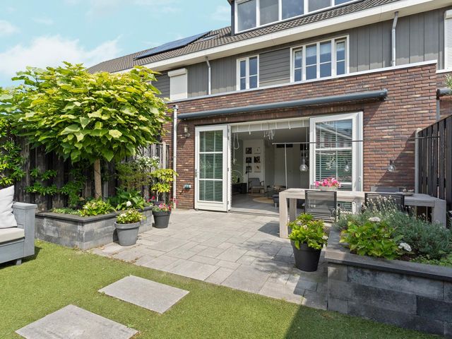 Charles Wilsonstraat 11, Almere