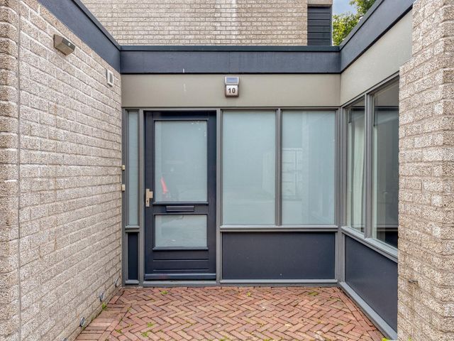 Magnoliastraat 10, Enschede