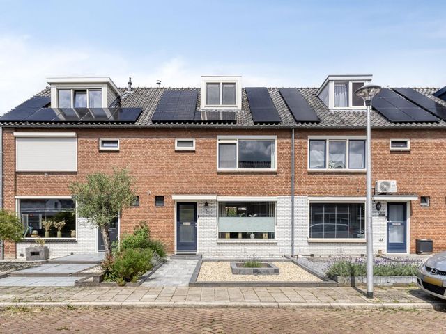 Grimberglaan 21, Almelo