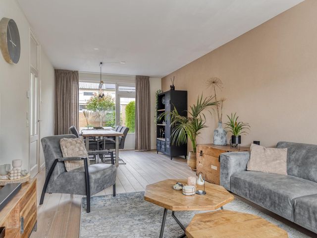 Grimberglaan 21, Almelo