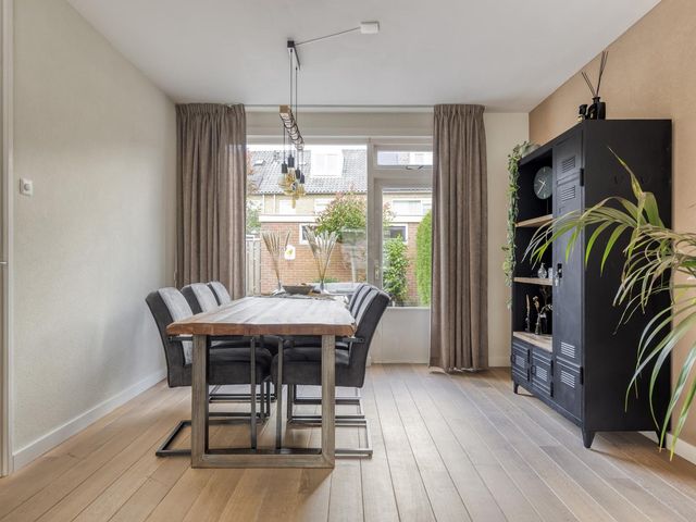 Grimberglaan 21, Almelo