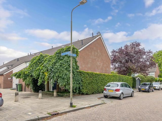 Oude Vlie 98, Emmeloord