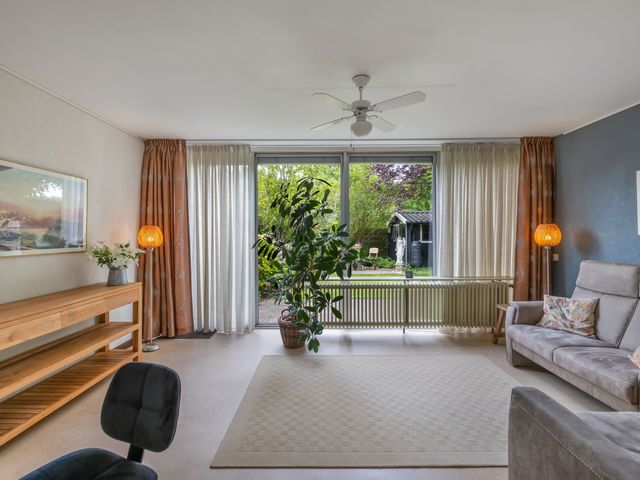 Oude Vlie 98, Emmeloord