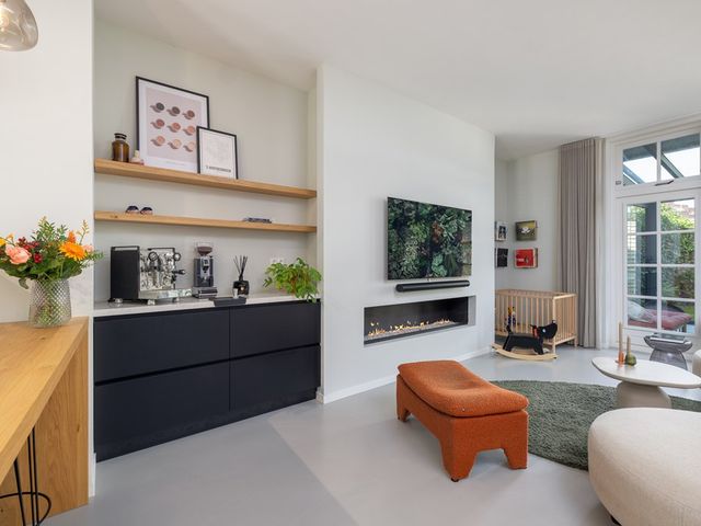 Oberon 4, 's-Hertogenbosch