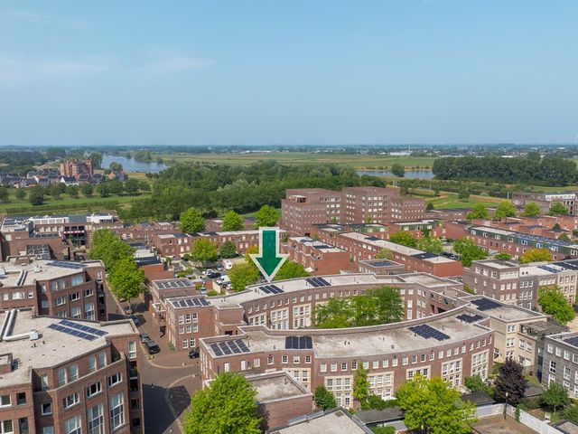 Oberon 4, 's-Hertogenbosch