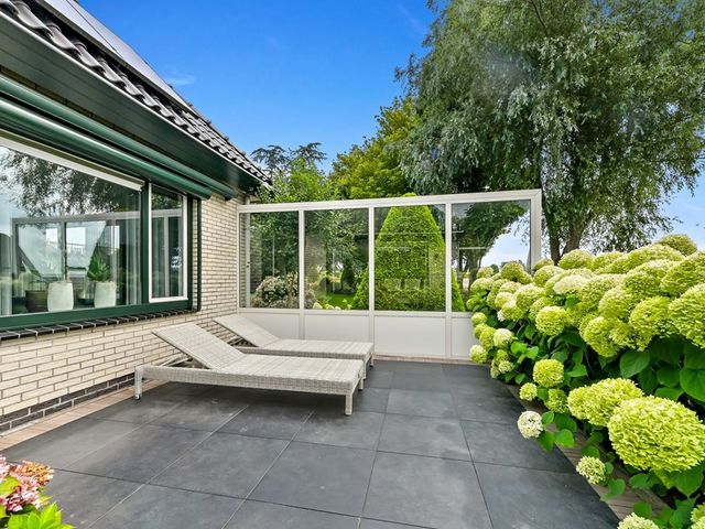 Burgemeester van Doornlaan 1B, De Lier