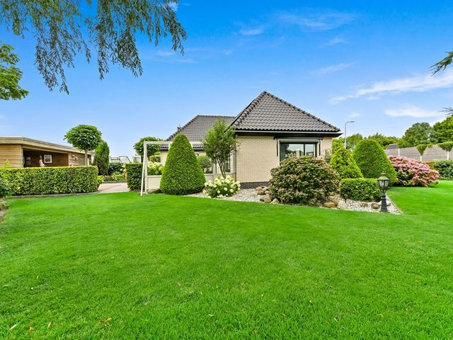 Burgemeester van Doornlaan 1B, De Lier