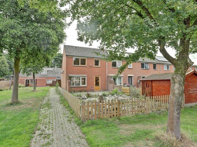 Elzenlaan 18, Emmer-Compascuum