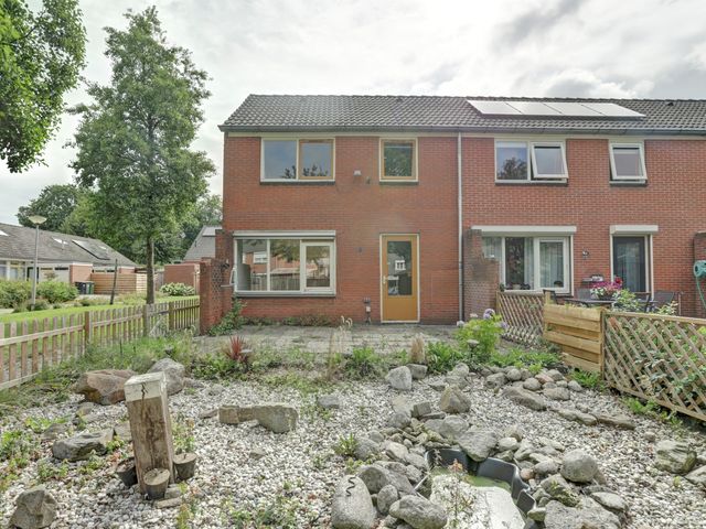 Elzenlaan 18, Emmer-Compascuum