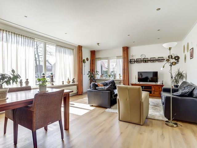 van den Abeelestraat 33, Oosterland
