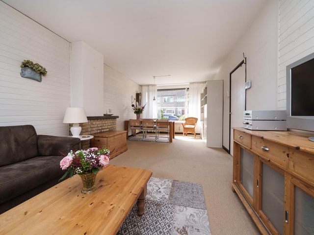 Geelkruid 33, Rotterdam