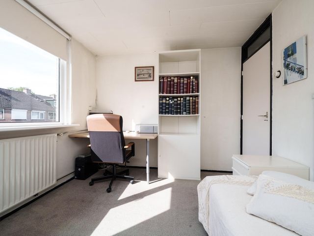 Geelkruid 33, Rotterdam