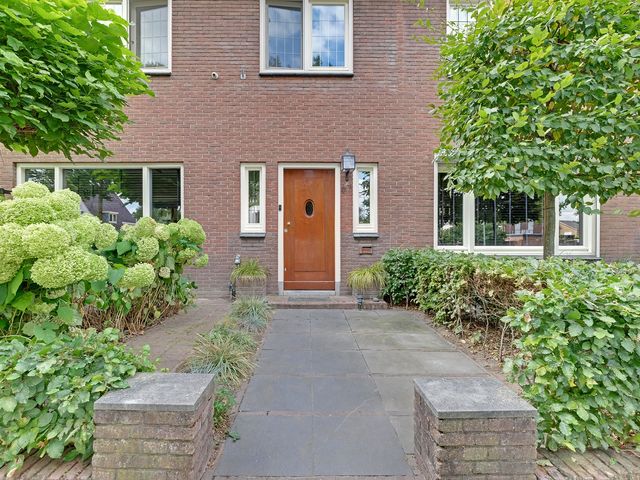 Arnhemseweg 67, Zevenaar