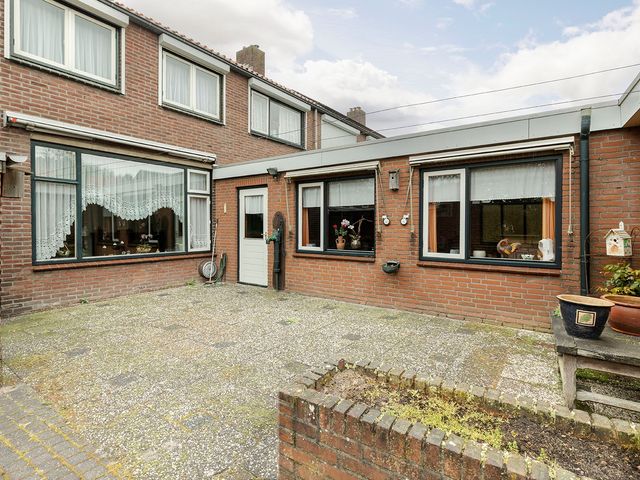 Jan Van Hoofstraat 10, Best