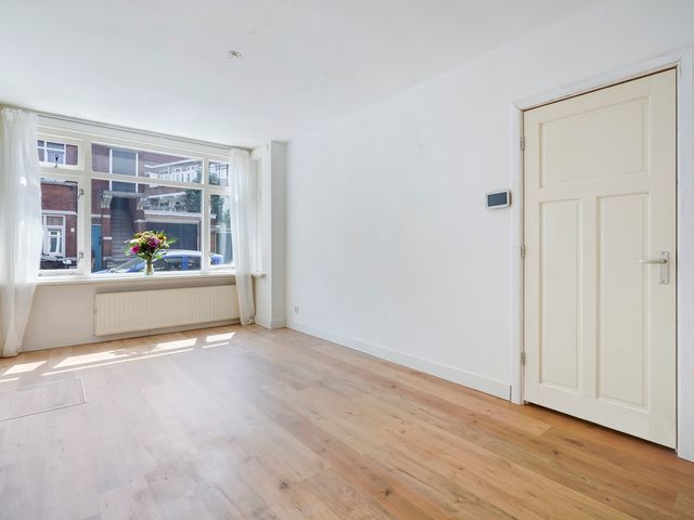 Barneveldstraat 27, Den Haag