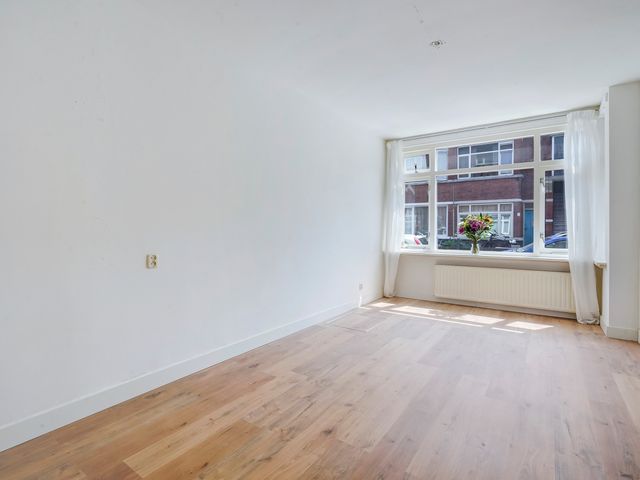 Barneveldstraat 27, Den Haag