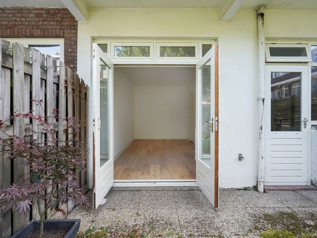 Barneveldstraat 27, Den Haag