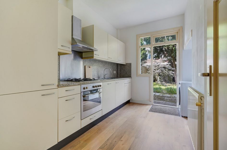 Barneveldstraat 27