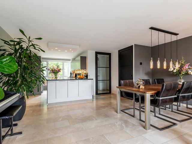 Griseldalaan 60, Nieuw-Vennep