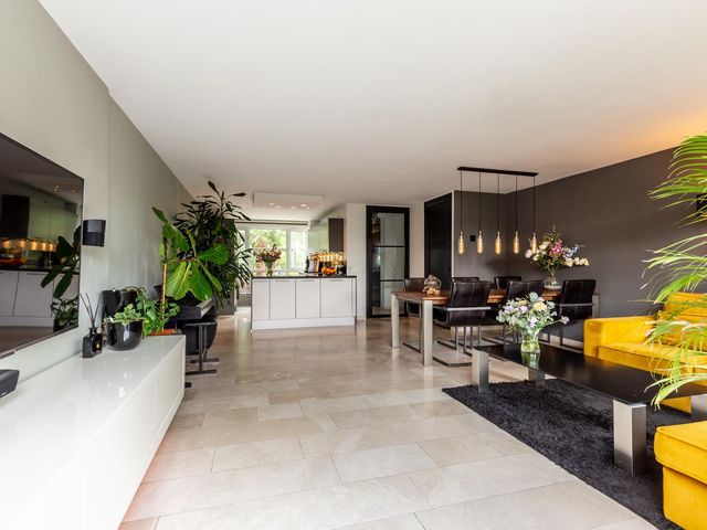 Griseldalaan 60, Nieuw-Vennep