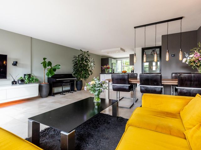 Griseldalaan 60, Nieuw-Vennep