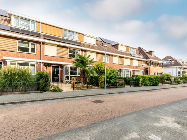 Griseldalaan 60, Nieuw-Vennep