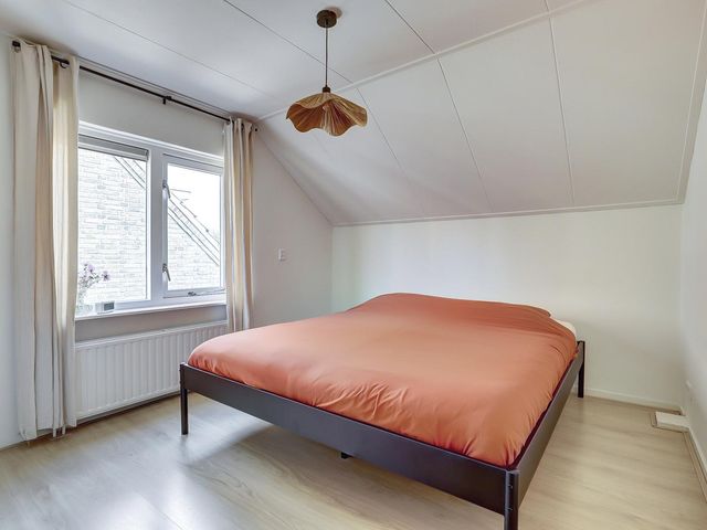 Koningin Julianastraat 4, Hoedekenskerke