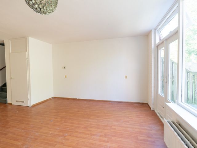 Larix 7, Hellevoetsluis
