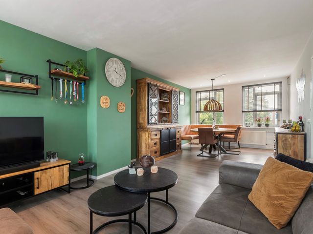 Anna van Saksenstraat 30, Dordrecht