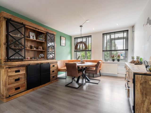 Anna van Saksenstraat 30, Dordrecht