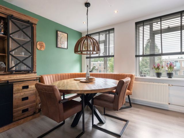 Anna van Saksenstraat 30, Dordrecht