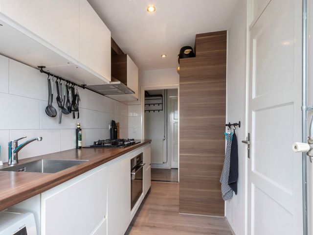 Anna van Saksenstraat 30, Dordrecht