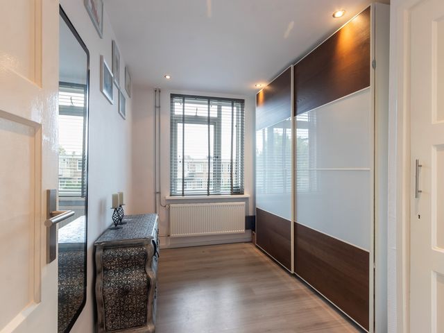 Anna van Saksenstraat 30, Dordrecht