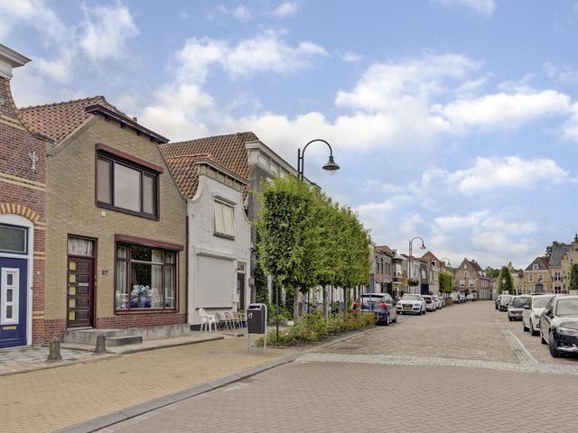 Markt 37, Sint-Maartensdijk