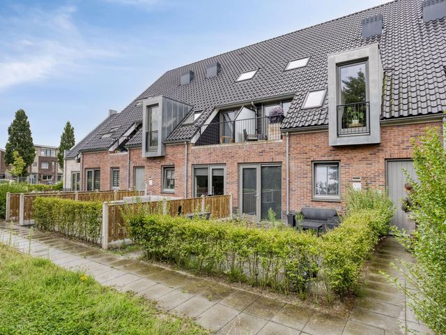Maalsteen 25, Zuidland