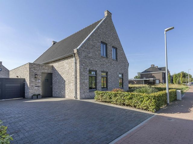 Teunestraat 20, Ell