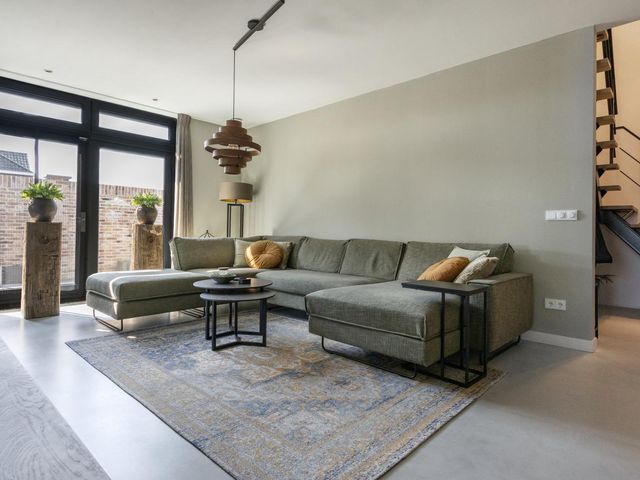 Teunestraat 20, Ell