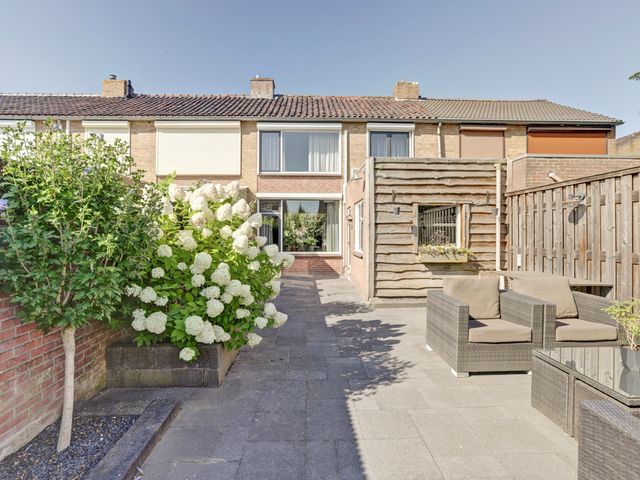 Hazebrouckstraat 17, Fijnaart