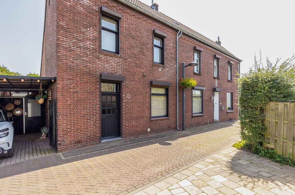 Kerkstraat 93