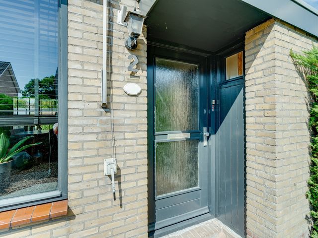 Burg van Trichtlaan 2, Wilnis