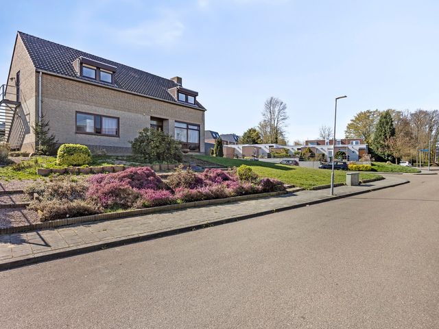 Pingerdwarsweg 3, Nuth