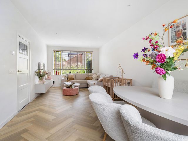Prins Bernhardstraat 12, Barendrecht