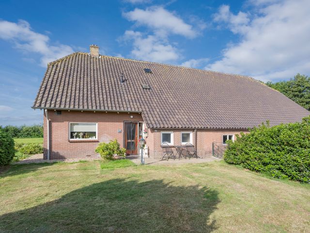Leemweg 27, Zwartebroek
